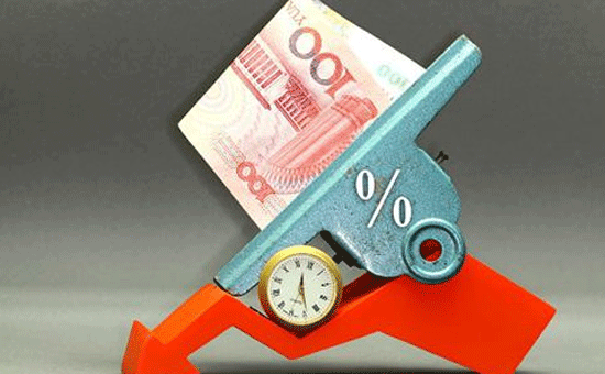 人民币中间价大幅上调351点 离岸先扬后抑跌破6.84